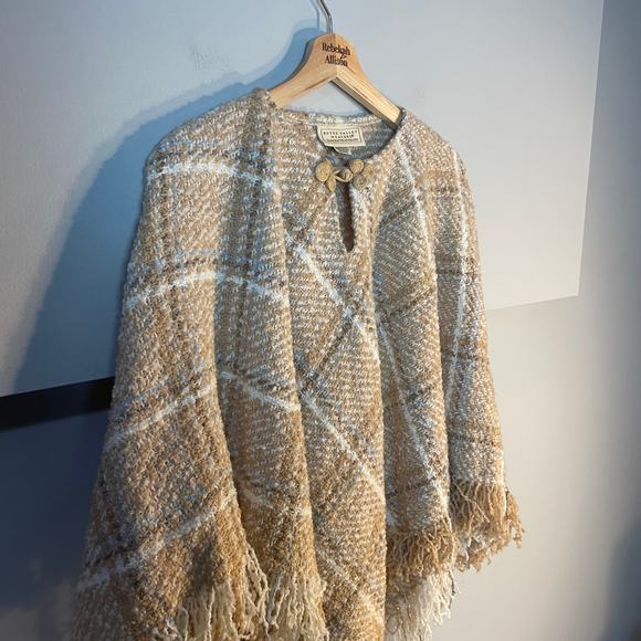 Boyne Valley Weavers Irish Vtg Wool & Alpaca Knit Plaid Poncho Cape Tan/White OS - Picture 6 of 11